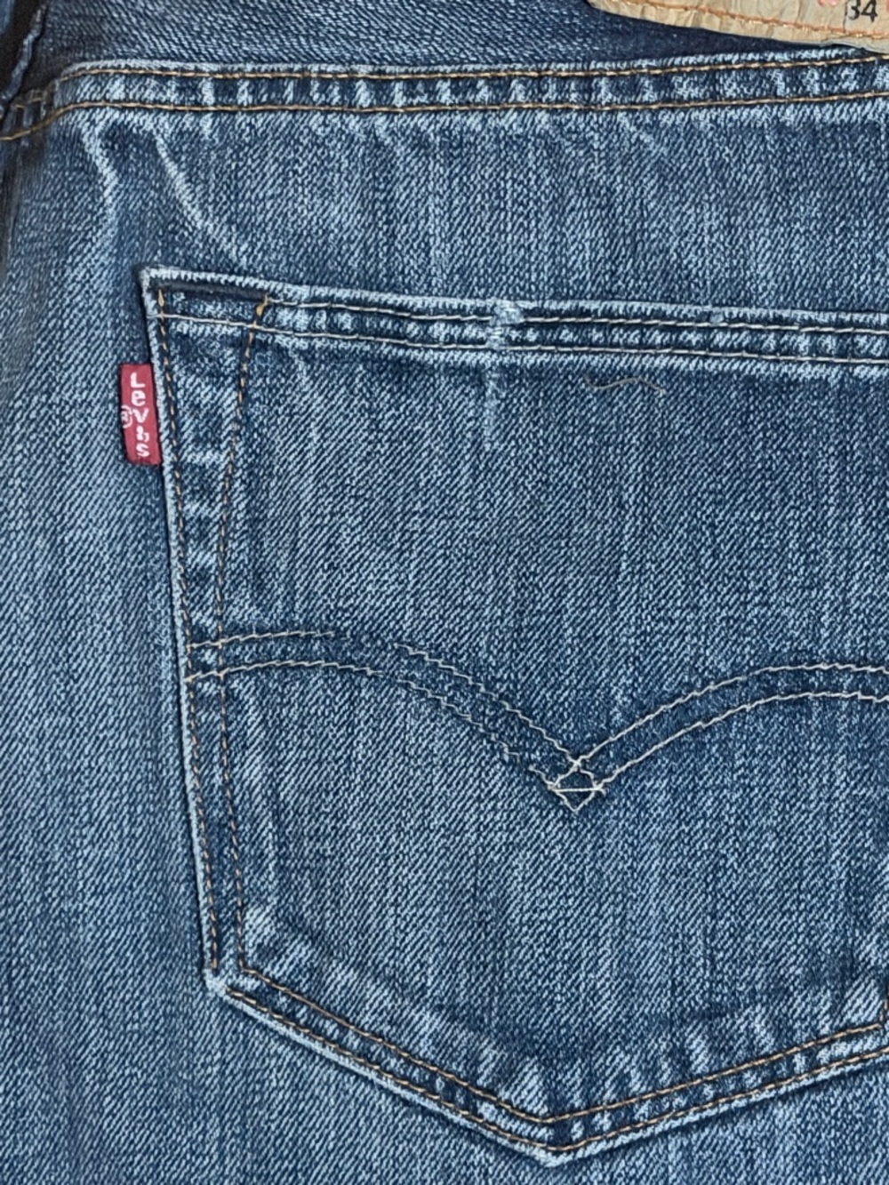 Levi's Men's 501 Washed Blue Relaxed Straight capri Jeans - Picture 4 of 11